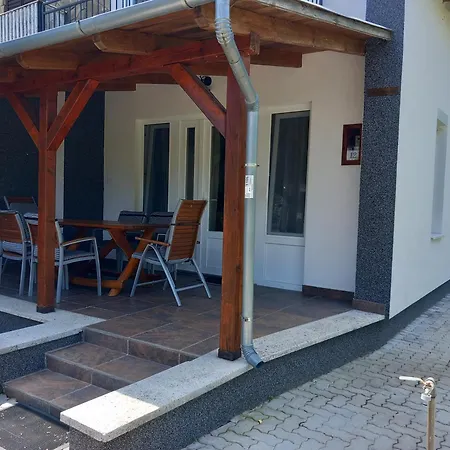 Ferienhaus 7 Ferohelyes Haz A Totol 15 M-re Sajat Steggel Es Csonakkal Balatonfenyvesen Balatonfenyves