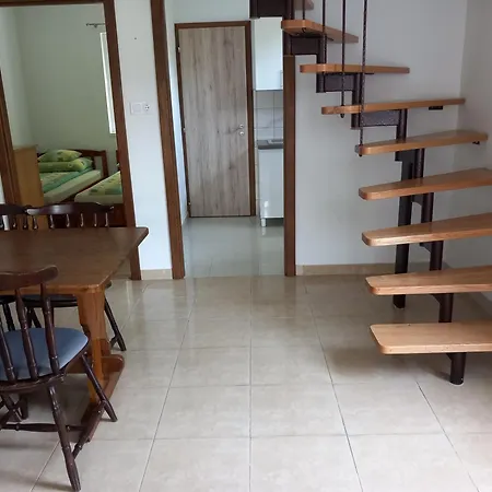 7 Ferohelyes Haz A Totol 15 M-re Sajat Steggel Es Csonakkal Balatonfenyvesen *