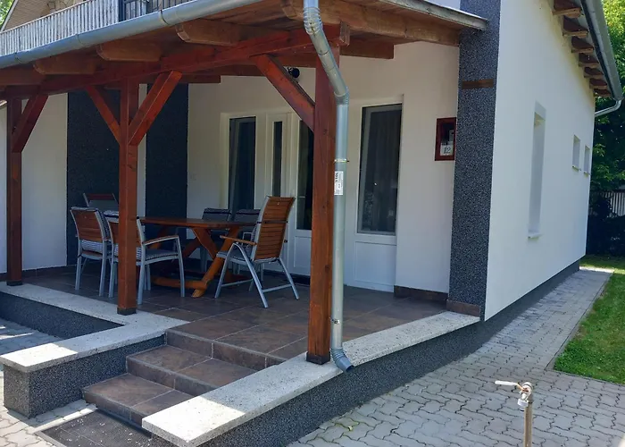 Ferienhaus 7 Ferohelyes Haz A Totol 15 M-re Sajat Steggel Es Csonakkal Balatonfenyvesen Balatonfenyves