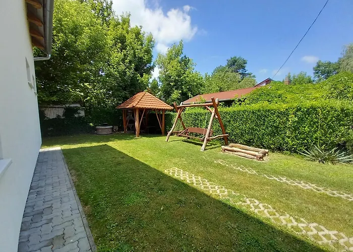 7 Ferohelyes Haz A Totol 15 M-re Sajat Steggel Es Csonakkal Balatonfenyvesen *